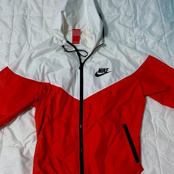 Nike Jackets & Blazers - ❤️ Nike windbreaker - Size L